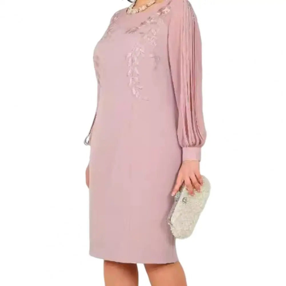 Ludmila – Nádherné dámské šaty se slavnostními detaily